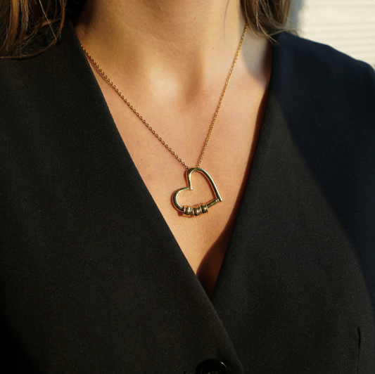 "Best Mom In The World" - Engraved Heart Pendant With Gift Box